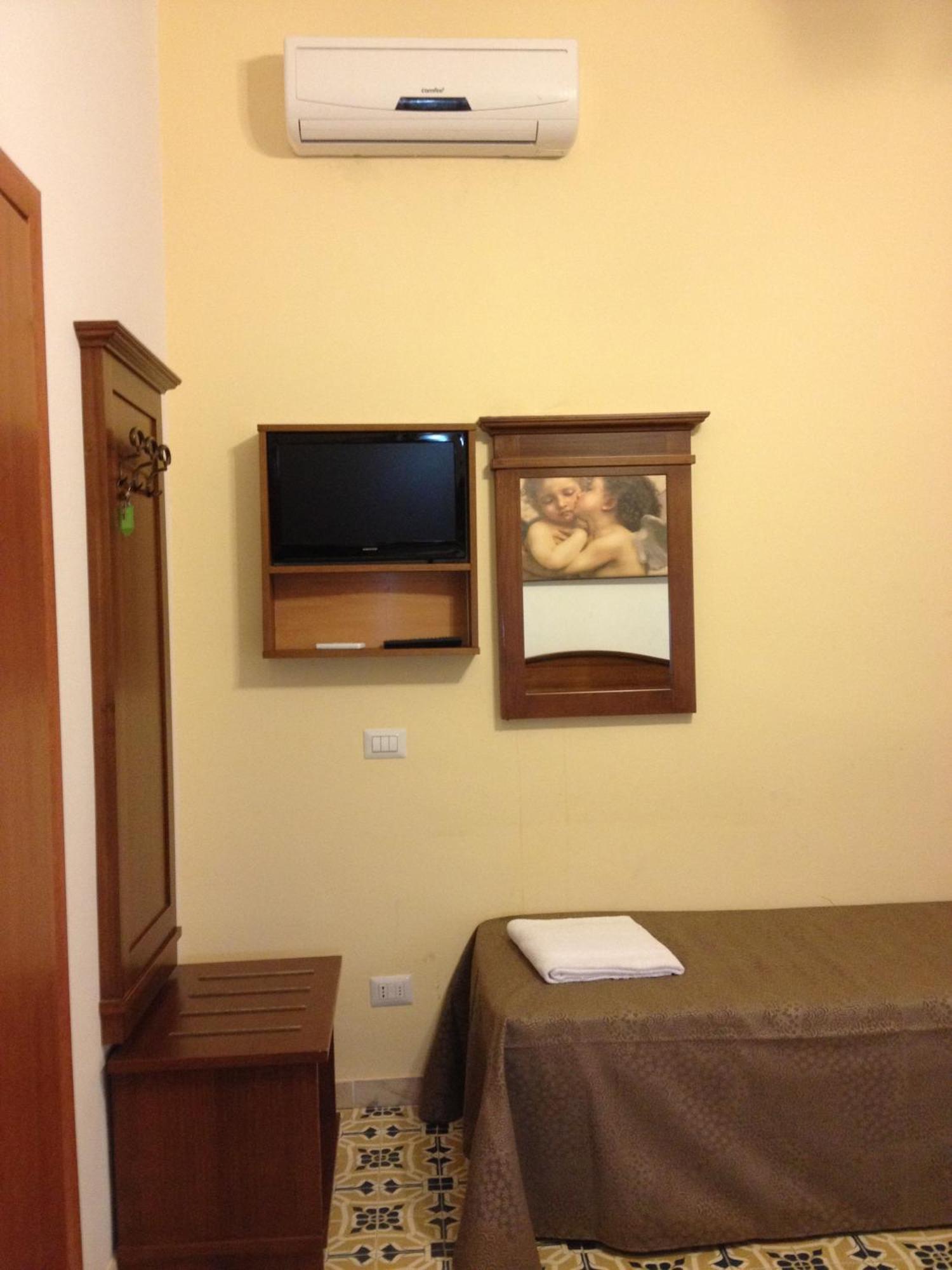 Guesthouse Alex II Рим Номер фото